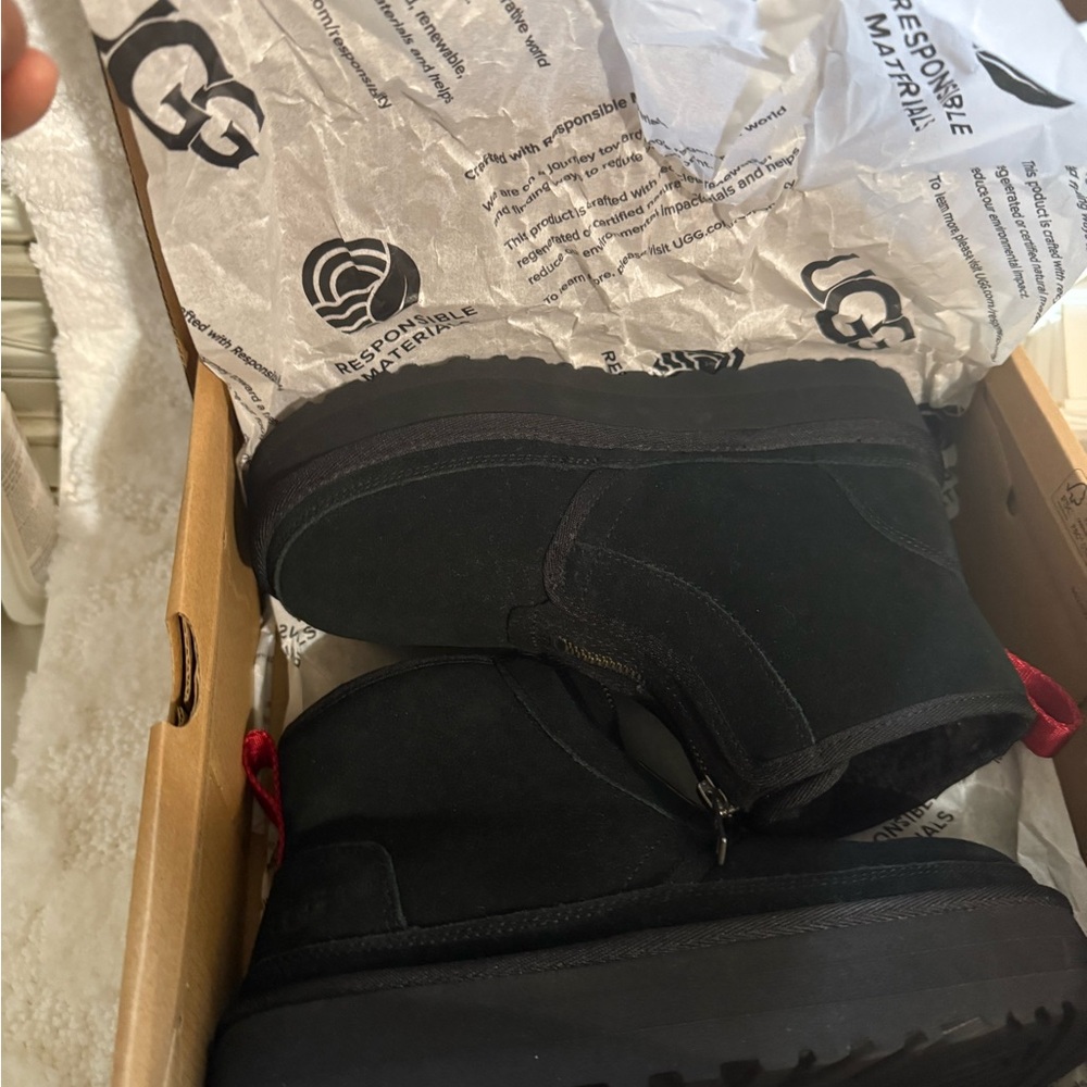 UGG Classic Tan Box
